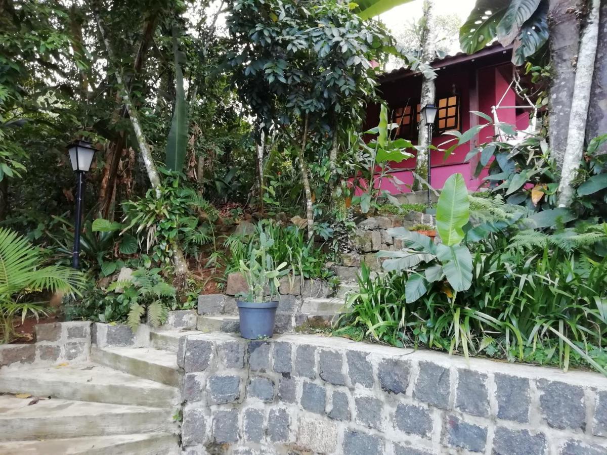 Villa Felix Suites E Chales Ubatuba Bagian luar foto