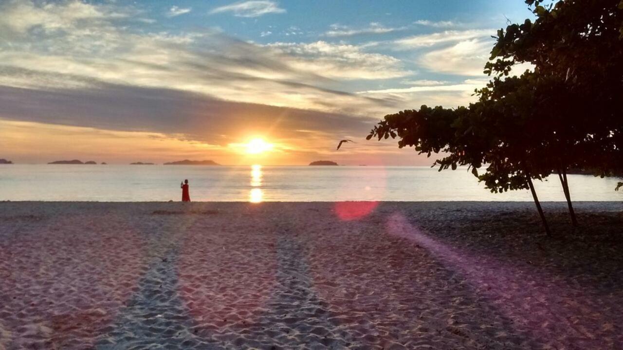 Villa Felix Suites E Chales Ubatuba Bagian luar foto