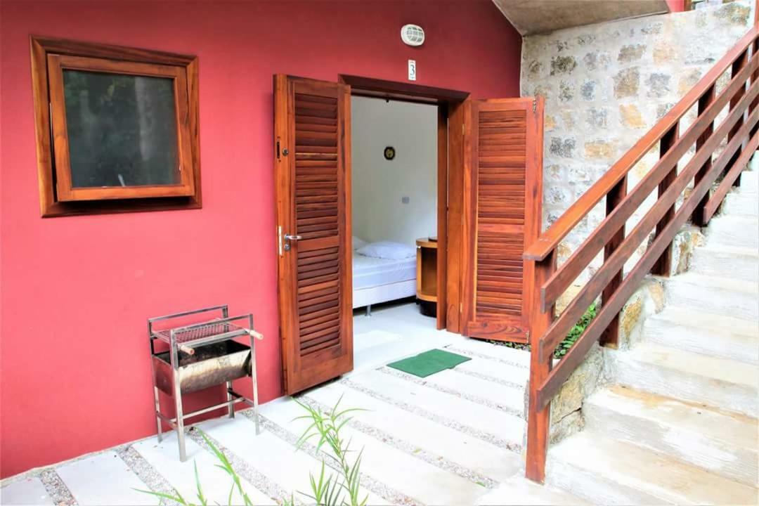 Villa Felix Suites E Chales Ubatuba Bagian luar foto